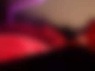 Live cam show with LusciousLipsT - Living Room on AdultVida.com