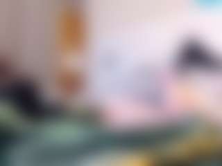 Live cam show with LusciousLipsT - Living Room on milfzrlive.com
