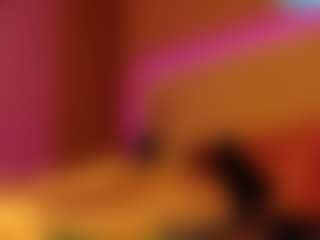 Live cam show with LusciousLipsT - Bedroom Black on intimatelivegirls.com