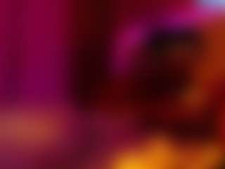 Live cam show with LusciousLipsT - Bedroom Ebony on live18s.com