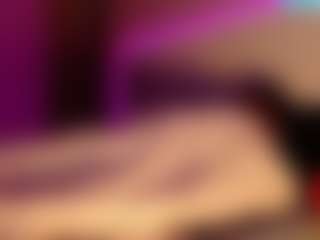 LusciousLipsT's Live Sex Cam Show