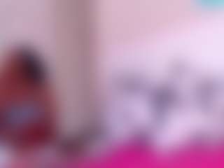 Live cam show with LusciousLipsT - Living Room on StripNow