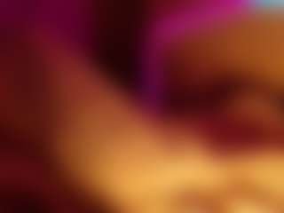LusciousLipsT's Live Sex Cam Show