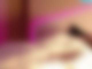 Live cam show with LusciousLipsT - Black Amateur on Big Tits