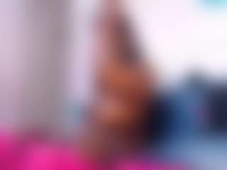 LusciousLipsT's Live Sex Cam Show