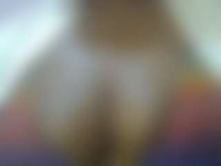 Live cam show with Sessley - Lactating on TeamSkeetLive
