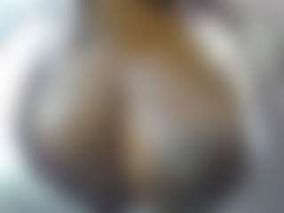 Live cam show with Sessley - Lactating on Camsoda