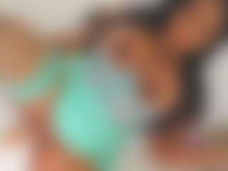 Live cam show with Bellababy - Ebony Squirt on TeamSkeetLive