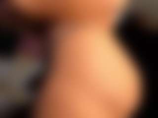Live cam show with gisellereyess - Outside on Camsoda