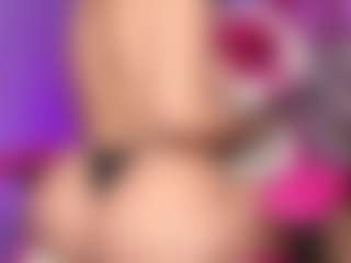 Live cam show with gisellereyess - Outside on iamadamtest123.com