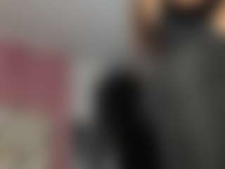 Live cam show with gisellereyess - Outside on Cam Slut