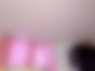 Live cam show with gisellereyess - Outside on Camsoda