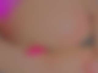 Live cam show with GiseleAlid - Tongue on slutload