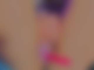 Live cam show with GiseleAlid - Tongue on StripNow