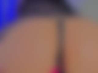 Live cam show with GiseleAlid - Tongue on sexylive.show