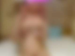 Live cam show with milfaolla - Living Room on xxxlivecams.org