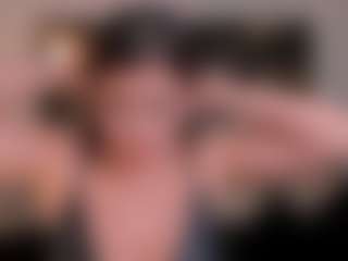 Valeria Roldan MILF webcam performer live streaming
