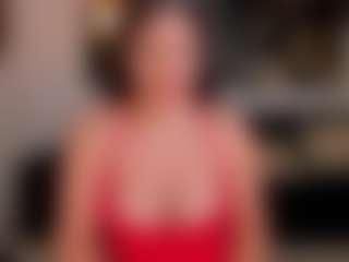 Valeria Roldan MILF webcam performer live streaming