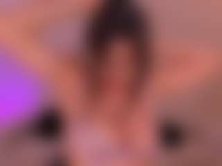 Valeria Roldan MILF webcam performer live streaming