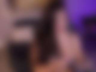 Live cam show with Valeria Roldan - Fingering MILF on Camsoda