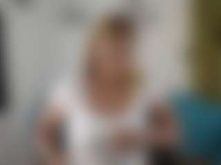Live cam show with Renata salinas - Blonde Hair on Chatstar