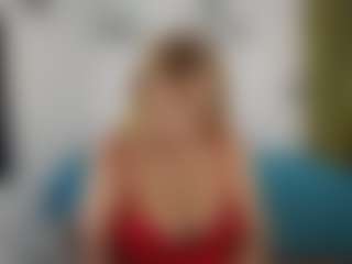 Live cam show with Renata salinas - Blonde Hair on Mixed Magazine Live