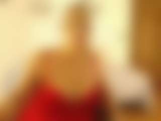 Live cam show with Renata salinas - Bedroom MILF on Dare Cams
