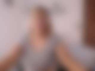 Renata salinas MILF webcam performer live streaming