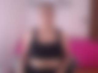 Live cam show with Renata salinas - Granny Blonde Hair on Camsoda