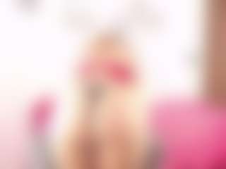 Live cam show with Renata salinas - Granny Blonde Hair on Camming Site