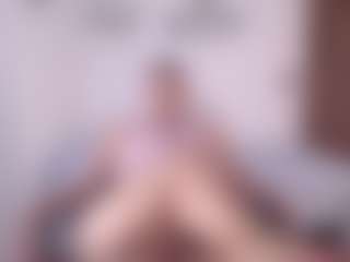 Live cam show with Renata salinas - Granny Blonde Hair on Hubzter Live