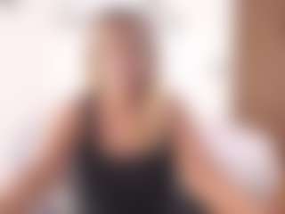 Live cam show with Renata salinas - Granny Blonde Hair on livesuperchat.net