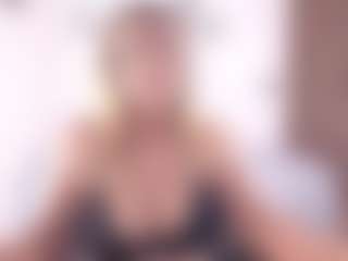 Live cam show with Renata salinas - Granny Blonde Hair on Stripli.com