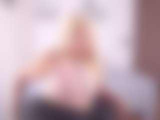 Live cam show with Renata salinas - Granny Blonde Hair on infinitiblacc.com