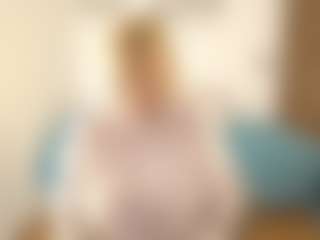 Live cam show with Renata salinas - Bedroom Mature on Camsoda