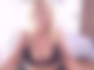 Live cam show with Renata salinas - Granny Blonde Hair on dropp.cam