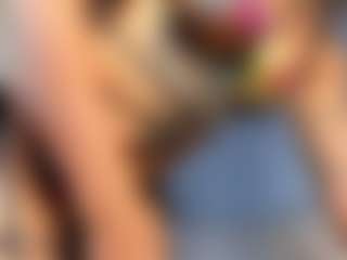 Live cam show with samy Gomez - Ebony Petite on livesuperchat.net