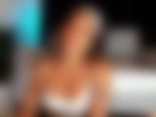 Live cam show with samy Gomez - Ebony Petite on AdultVida.com