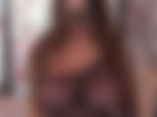Live cam show with BeccaDelux - Squirt on StripNow