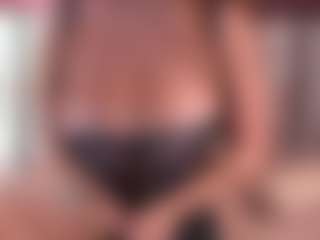 Live cam show with BeccaDelux - Brown Hair on live18s.com