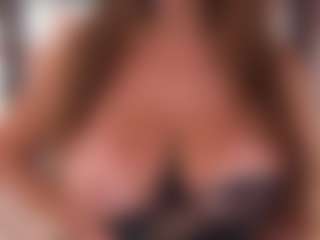 Live cam show with BeccaDelux - Granny on Fapmatic.com