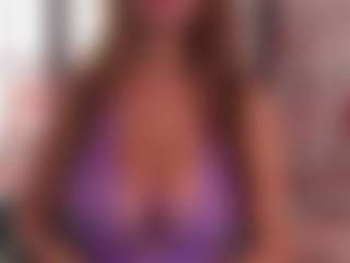 Live cam show with BeccaDelux - Brown Hair on Stripli.com