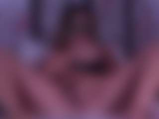 Live cam show with BeccaDelux - Trimmed Granny on Gym Cam Girls