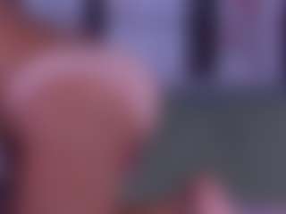 Live cam show with BeccaDelux - Shaved Pussy MILF on studioflirtlive.com