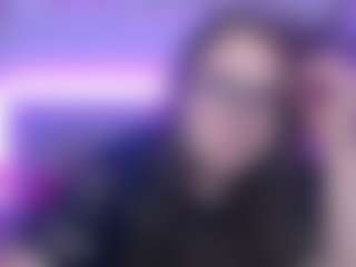 Live cam show with DaniellaGrace - Living Room on googirlz