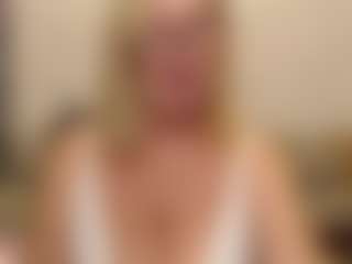 Live cam show with IlariaCetoi - Granny MILF on Pornisteam.com