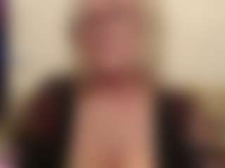 Live cam show with IlariaCetoi - Smoke on SquirtSoMuch