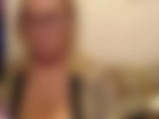 Live cam show with IlariaCetoi - Granny Lovense on SquirtSoMuch