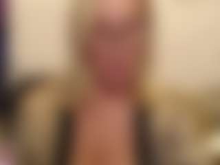 Live cam show with IlariaCetoi - Granny Dildo on thefappeningchat.com