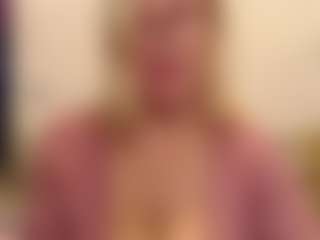Live cam show with IlariaCetoi - Granny Lovense on justonemore.cc